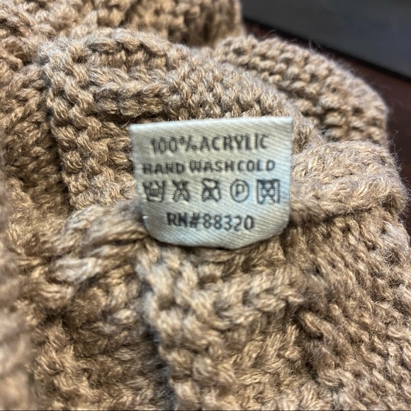 CC Exclusive NWT Thick Soft Beanie Hat OS - Picture 4 of 4